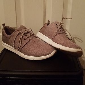 Toms tennis shoes